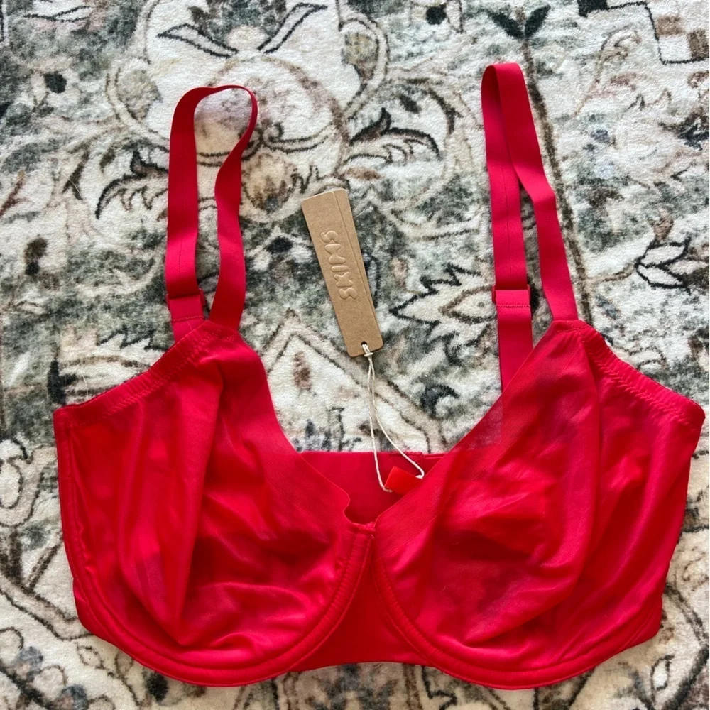 SKIMS Vibrant Red Bra - Picture 6 of 8